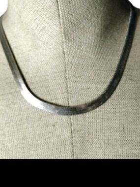 Classic Silver Herringbone Necklace - Stylish Women Jewelry